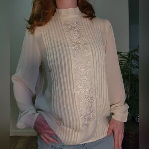 Diversity Vintage Cream Embroidered Blouse